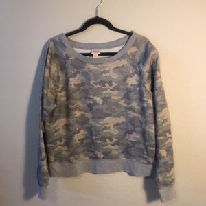 camo pullover